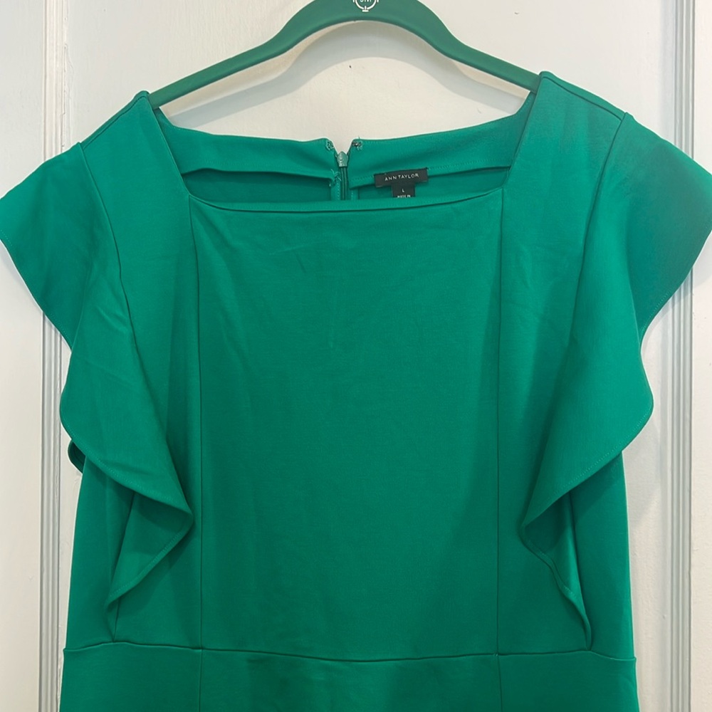 Ann Taylor green ruffle dress with back zipper.!